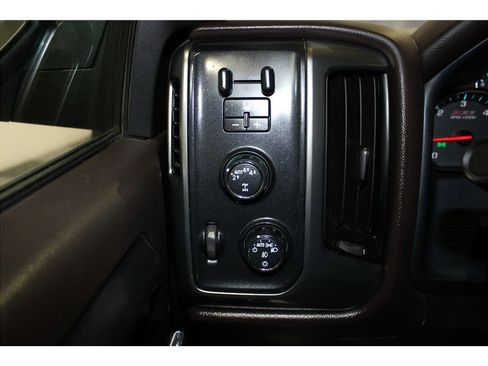 Used 2018 Chevrolet Silverado 1500 LT w/ All Star Edition image 29
