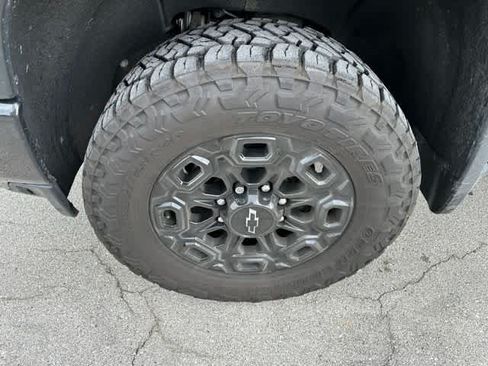 Used 2021 Chevrolet Silverado 2500 LTZ w/ LTZ Plus Package AWD/4WD image 3
