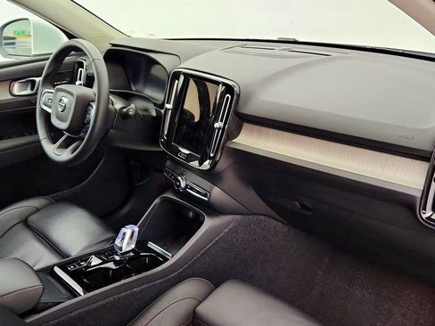 Used 2024 Volvo XC40 B5 Plus w/ Climate Package AWD/4WD image 25