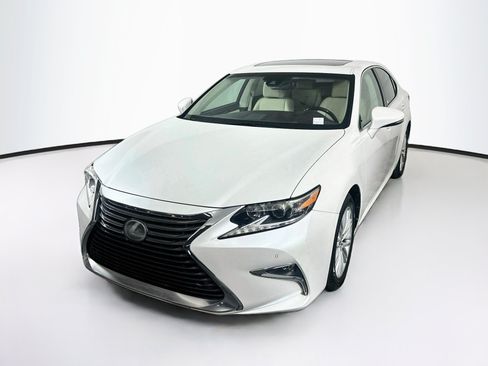 Used 2017 Lexus ES 350 w/ Premium Package FWD image 3