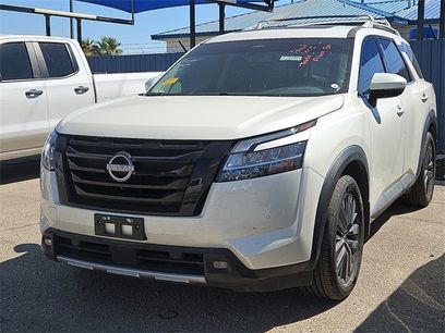 Used 2023 Nissan Pathfinder SL w/ SL Premium Package