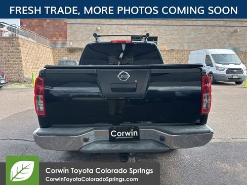 Used 2011 Nissan Frontier SL w/ Moonroof Pkg image 7