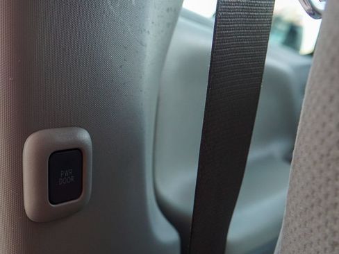 Used 2017 Toyota Sienna LE FWD image 15
