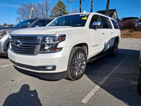 Used 2019 Chevrolet Suburban Premier image 3