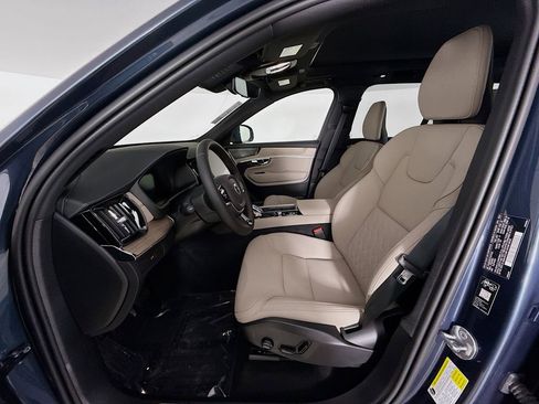 New 2026 Volvo XC90 B6 Plus w/ Protection Package Premier image 21