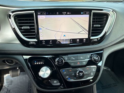 New 2026 Chrysler Pacifica Pinnacle FWD image 29