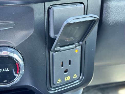 New 2025 Ford F250 Lariat w/ Lariat Ultimate Package image 32