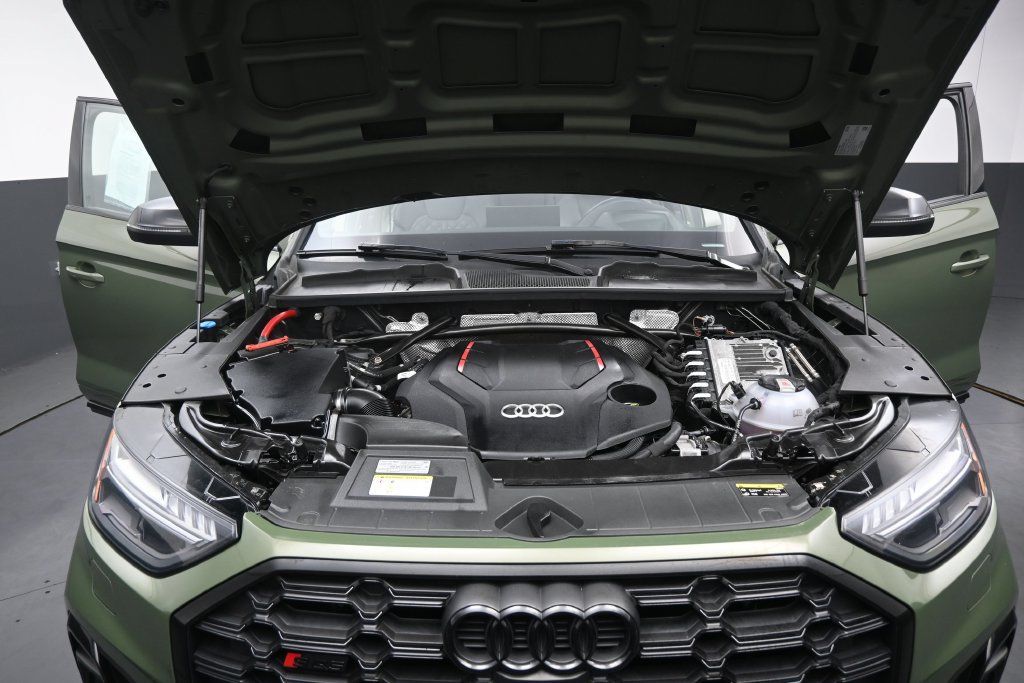 Used 2024 Audi SQ5 Prestige AWD/4WD image 31