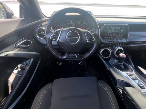 Used 2017 Chevrolet Camaro SS RWD image 6