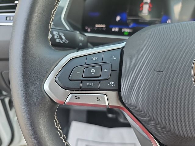Used 2024 Volkswagen Tiguan SE FWD image 14