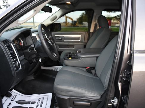 Used 2016 RAM 1500 Classic SLT image 9