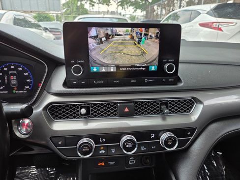 Used 2025 Acura Integra FWD image 11
