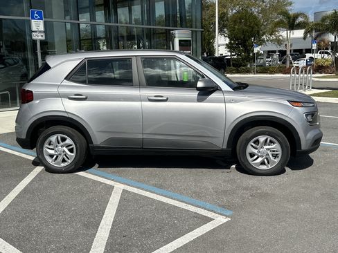 New 2026 Hyundai Venue SE image 6