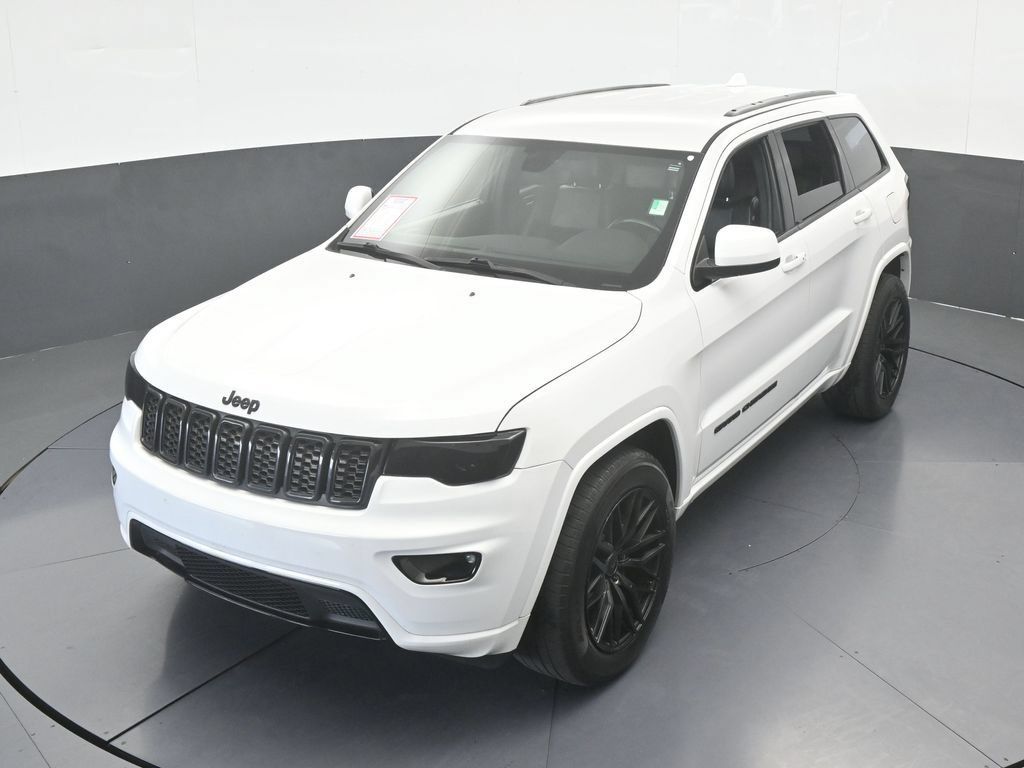 Used 2018 Jeep Grand Cherokee Altitude RWD image 44