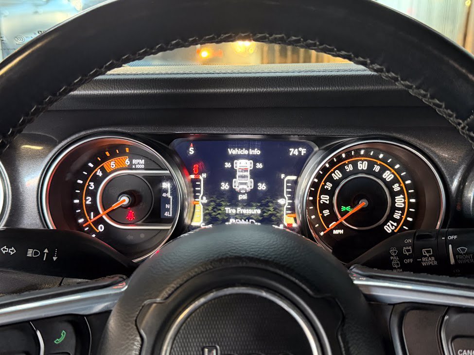 Used 2021 Jeep Wrangler Unlimited Sahara AWD/4WD image 18