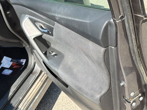 Used 2015 Nissan Altima 2.5 S w/ Power Driver Seat Package FWD image 18