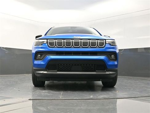 Used 2022 Jeep Compass Latitude image 28