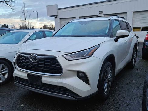 Used 2021 Toyota Highlander Platinum image 5