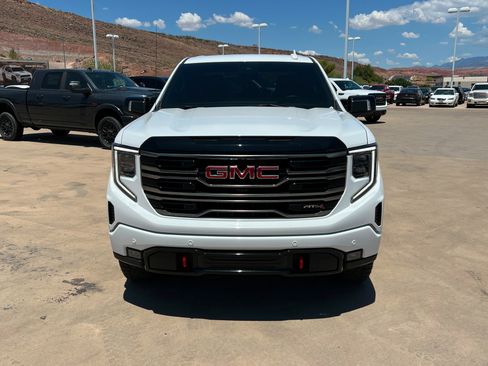 Used 2025 GMC Sierra 1500 AT4 AWD/4WD image 9