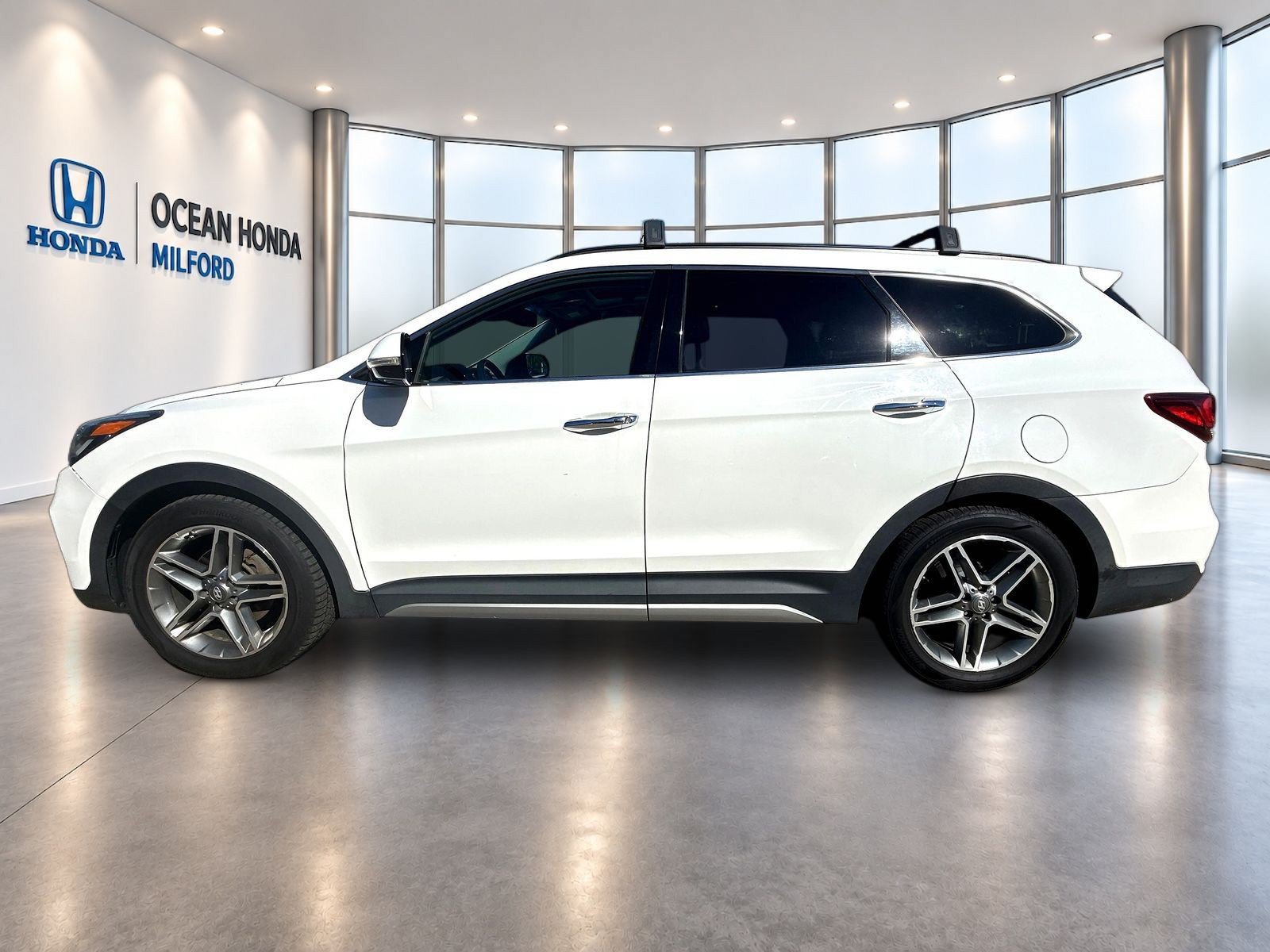 Used 2017 Hyundai Santa Fe Limited AWD/4WD image 9