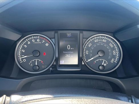 Used 2021 Toyota Tacoma TRD Off-Road w/ Technology Package AWD/4WD image 25