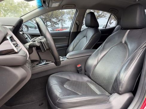 Used 2018 Toyota Camry XSE image 5