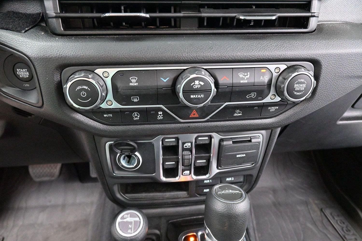 Used 2025 Jeep Gladiator Sport AWD/4WD image 21