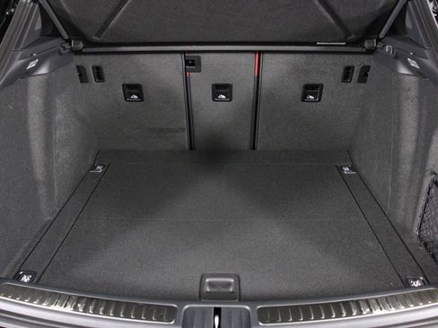 New 2026 Porsche Macan image 19