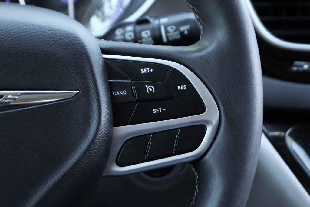 Used 2023 Chrysler Voyager LX FWD image 24