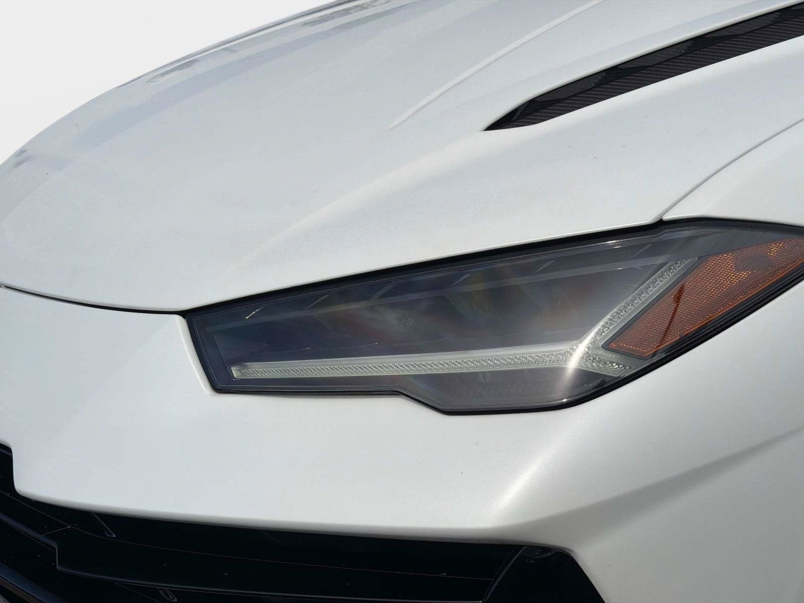 Used 2024 Lamborghini Urus Performante AWD/4WD image 9