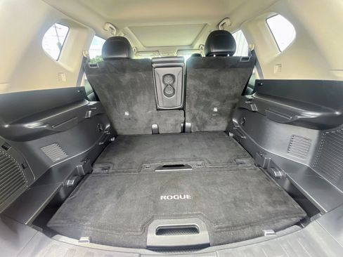 Used 2017 Nissan Rogue SL w/ SL Premium Package image 13