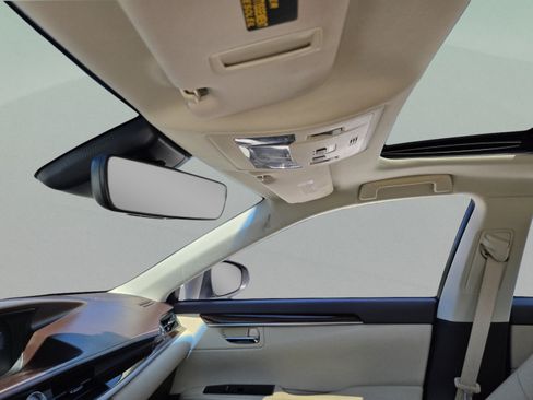 Used 2016 Lexus ES 350 w/ Premium Package w/Wood Trim FWD image 14