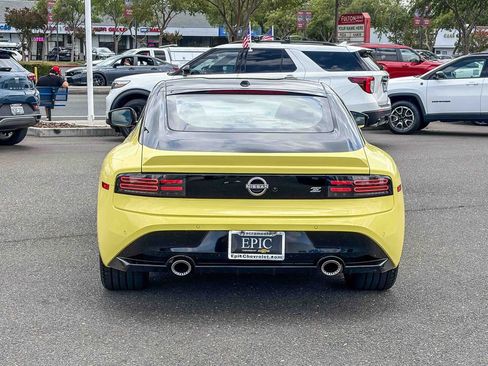 Used 2023 Nissan Z w/ Floor Mat Package (L93) RWD image 3