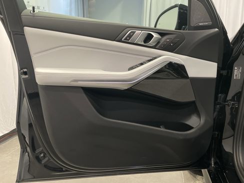 Used 2026 BMW X5 xDrive40i w/ M Sport Package image 12