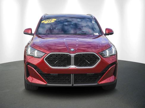 Used 2025 BMW X2 xDrive28i w/ Premium Package image 2