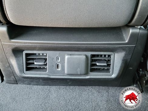 Used 2024 Chevrolet Silverado 1500 LT image 17