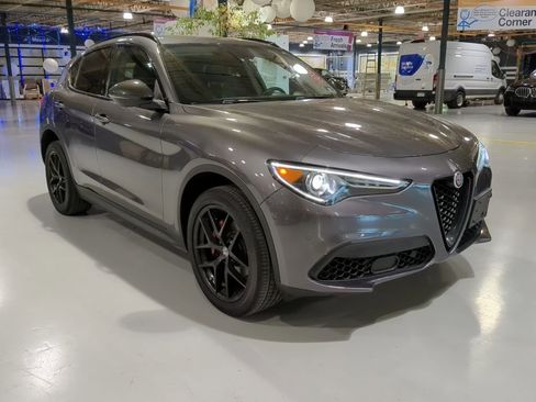 Used 2019 Alfa Romeo Stelvio Ti w/ Nero Edizione AWD/4WD image 5