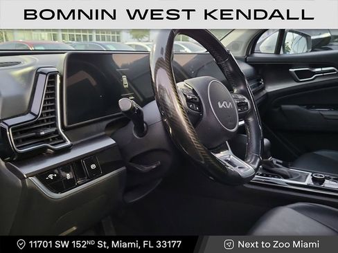 Used 2024 Kia Sportage EX image 8