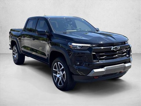 Used 2024 Chevrolet Colorado Z71 w/ Advanced Trailering Package AWD/4WD image 3