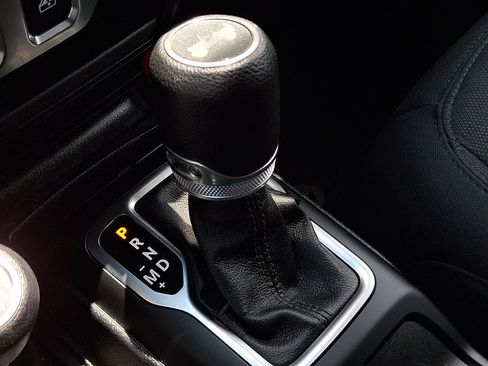 Certified 2020 Jeep Wrangler Sport AWD/4WD image 14