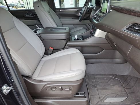 Certified 2023 Chevrolet Suburban LT w/ LT Signature Plus Package image 14