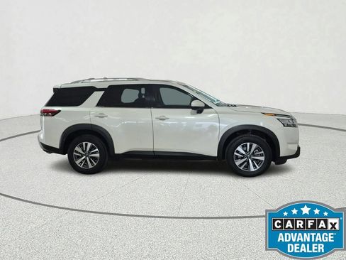 Used 2023 Nissan Pathfinder SL FWD image 6