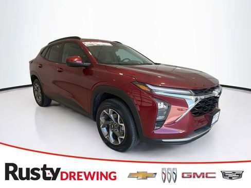 Used 2024 Chevrolet Trax LT w/ Driver Confidence Package FWD image 1