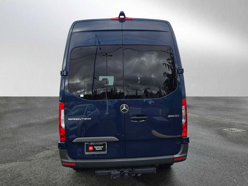 Used 2024 Mercedes-Benz Sprinter 2500 image 4