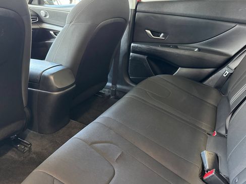 Used 2021 Hyundai Elantra SEL FWD image 12