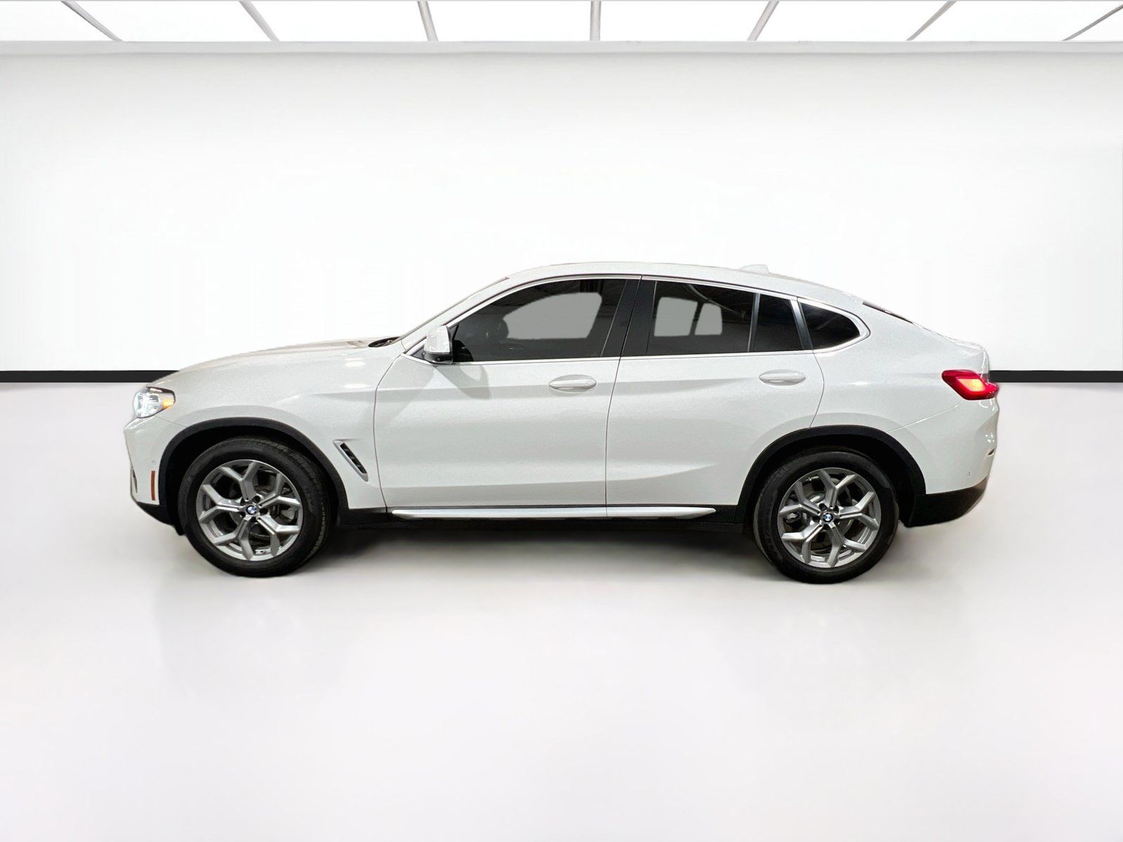 Used 2022 BMW X4 xDrive30i w/ Premium Package AWD/4WD image 24