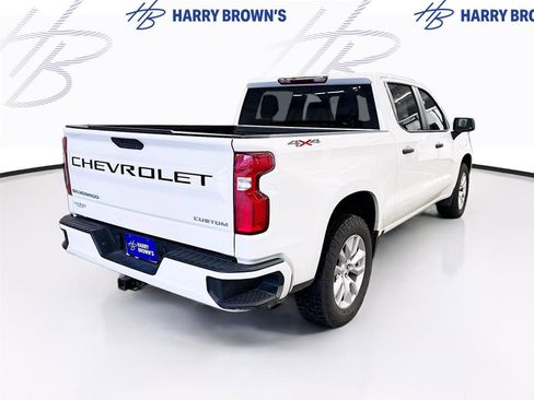 Used 2022 Chevrolet Silverado 1500 Custom w/ Safety Confidence Package AWD/4WD image 10