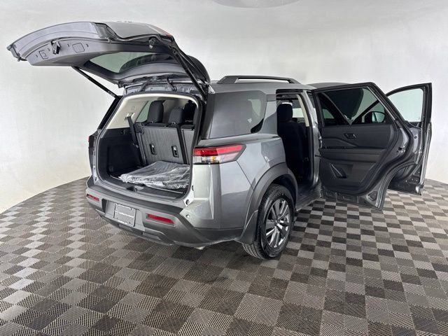 Certified 2025 Nissan Pathfinder SV w/ Cargo Package AWD/4WD image 14