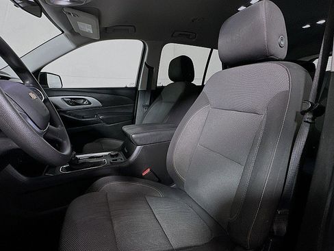 Used 2021 Chevrolet Traverse LS FWD image 11