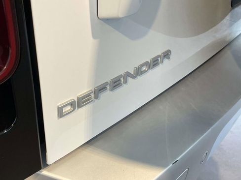 Used 2023 Land Rover Defender 110 S AWD/4WD image 8